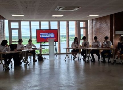 Argumentos sólidos, gran éxito: nuestro Club de Debate